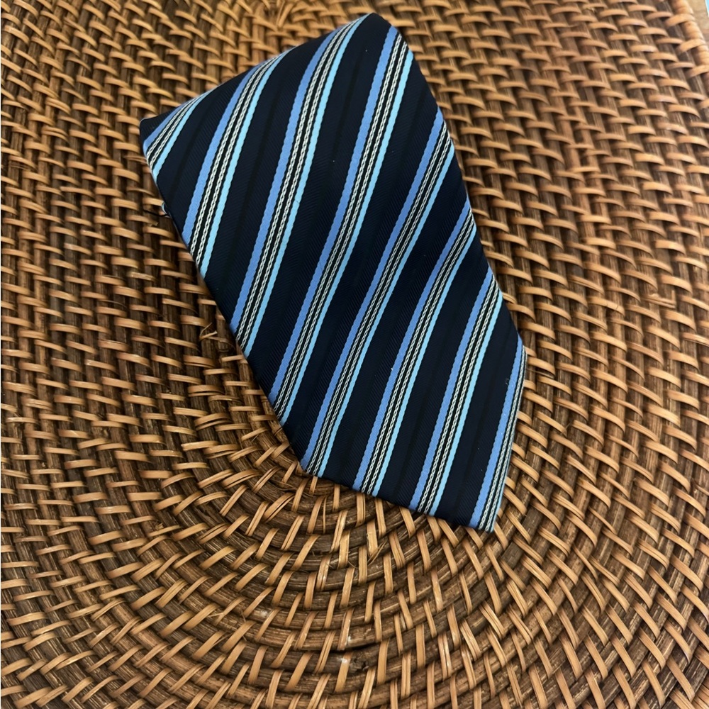 Bergamo New York Tie 63" Hand made Woven pattern Blue Stripe.